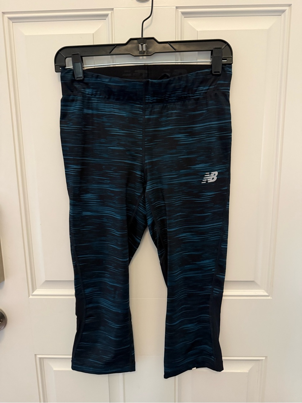 New Balance Black and Teal Patterned Capri Leggings